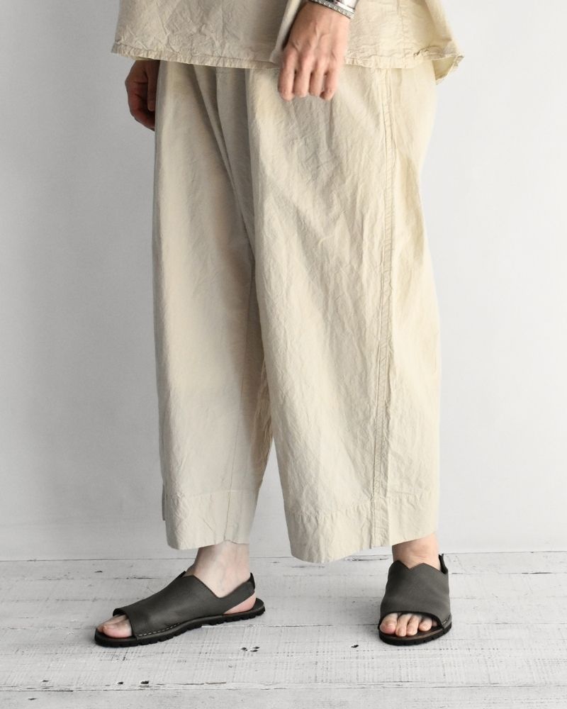 Shrink Wide Pants in Beige