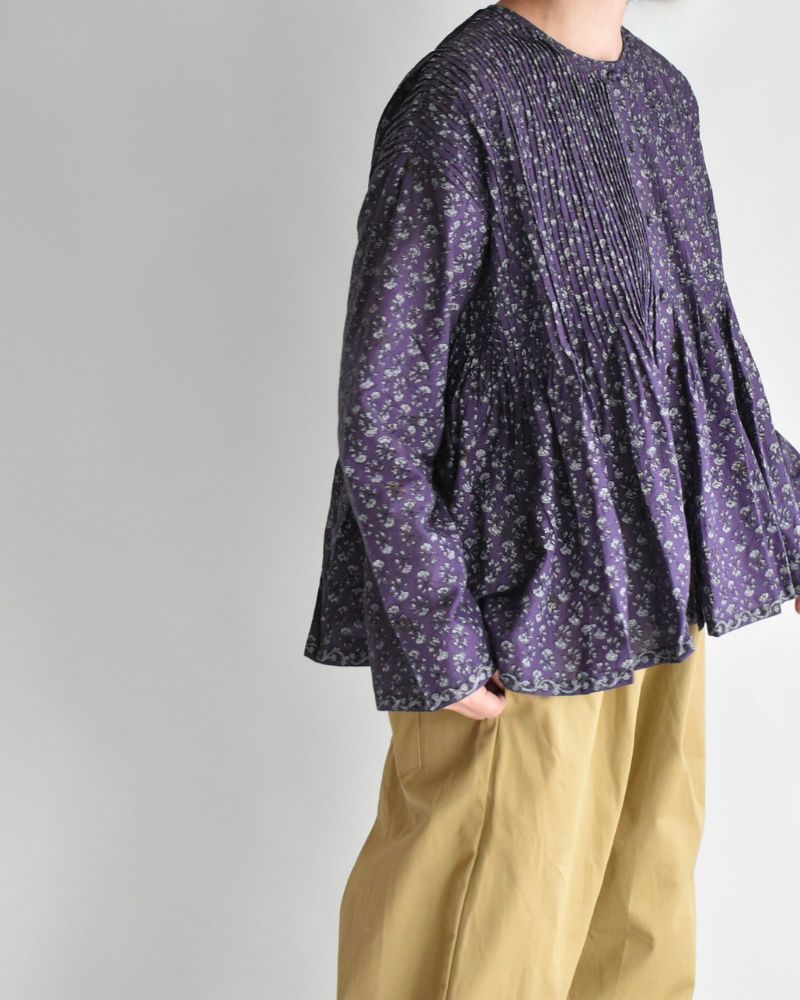 Crew-Neck Button Shirt with Pintuck in Purple
