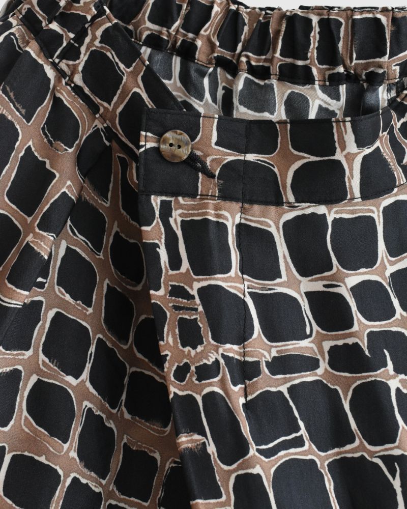 Cobblestone Pattern Easy Pants in CamelBlack