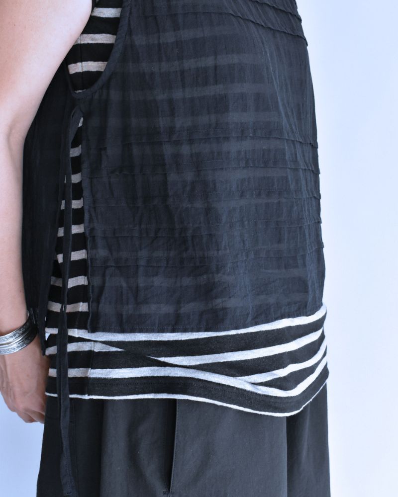 Boil Sleeveless Stack Blouse in Navy