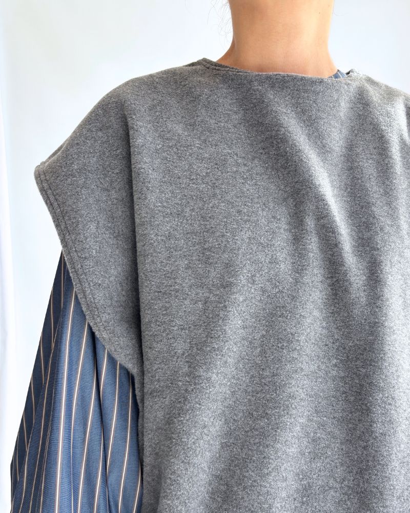 Utility Fleece Wide Vest in Gray