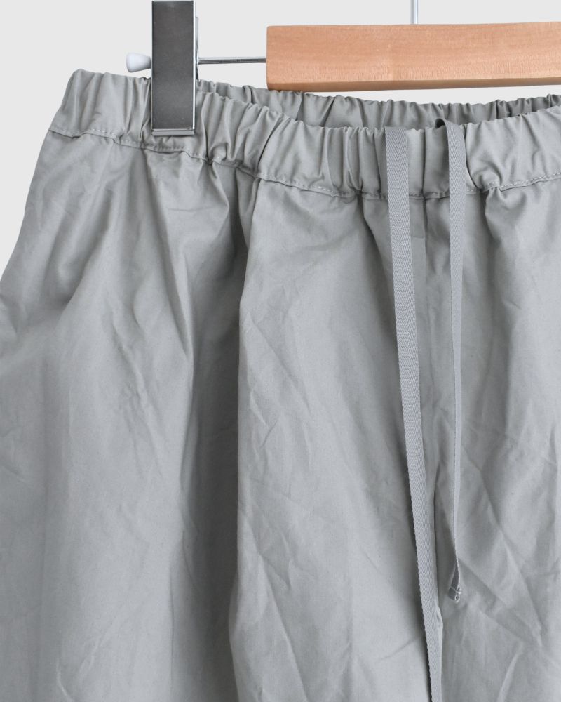 Hem Frill Pants in Gray