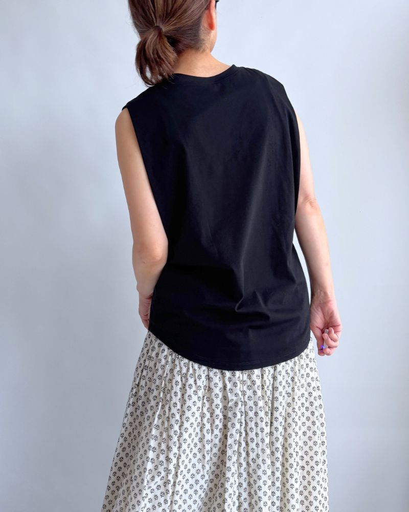 Shoulder Tuck Tank Top in Black