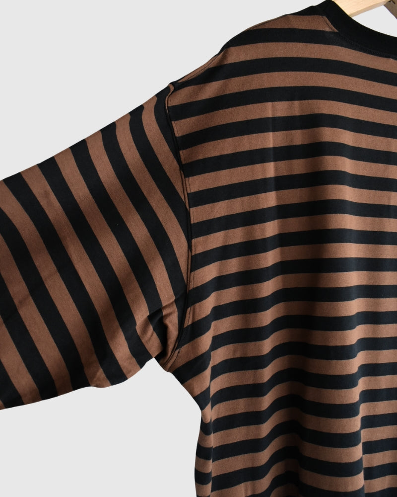 Tuck Cocoon T-Shirt in Brown/Black Border