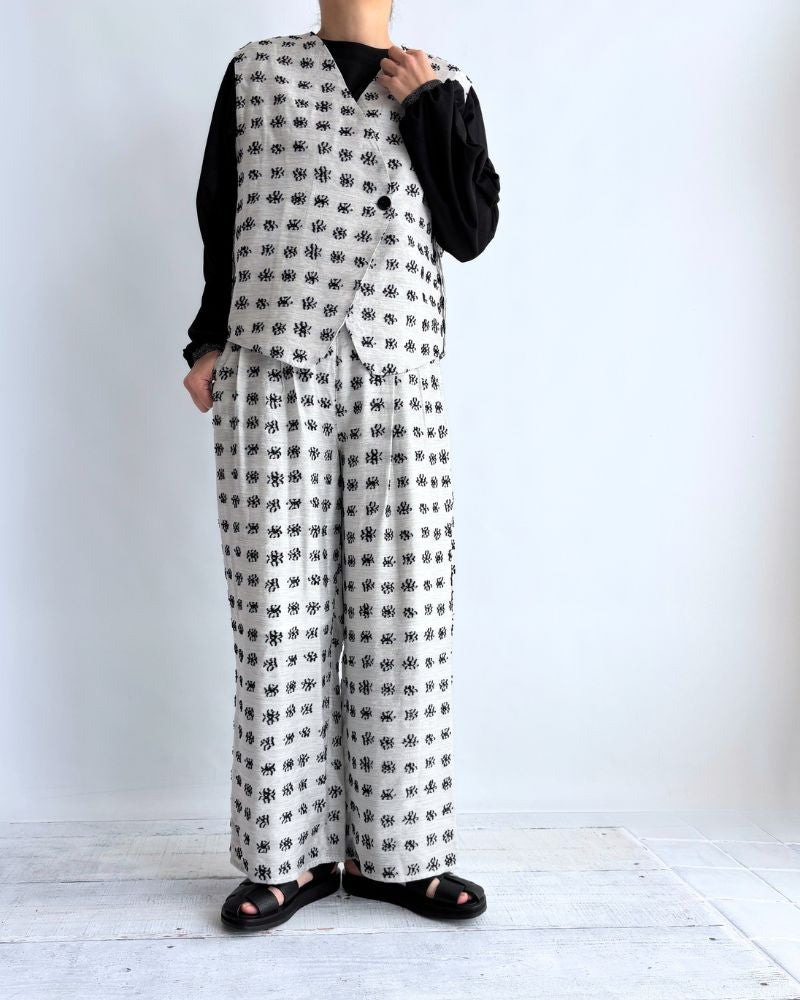 Jacquard Asymmetry Vest in LightGray