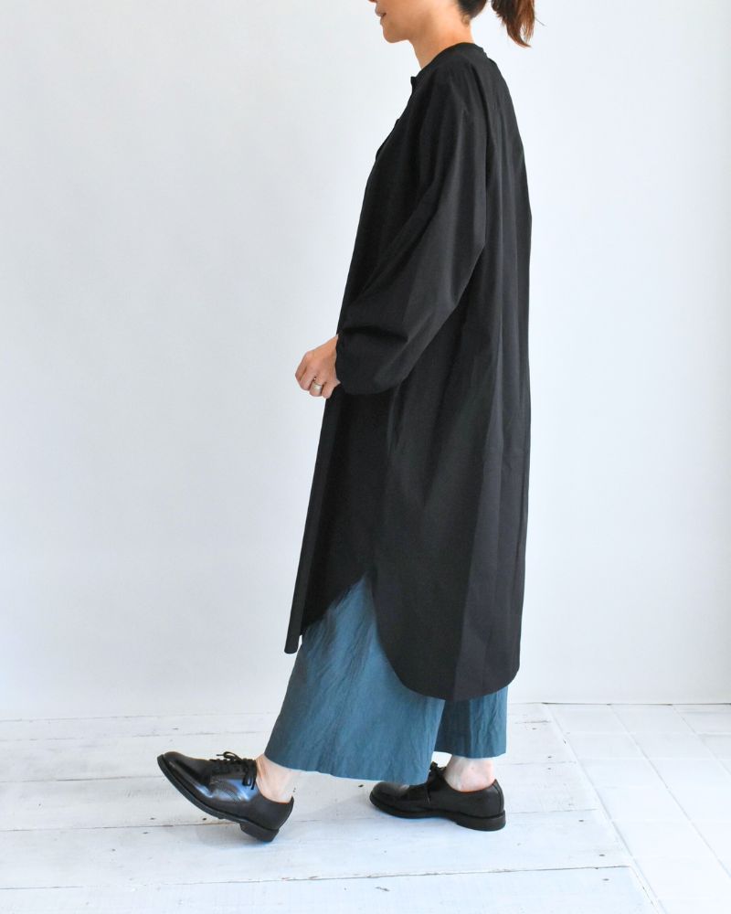 Balloon Sleeve Midi Dress in Black