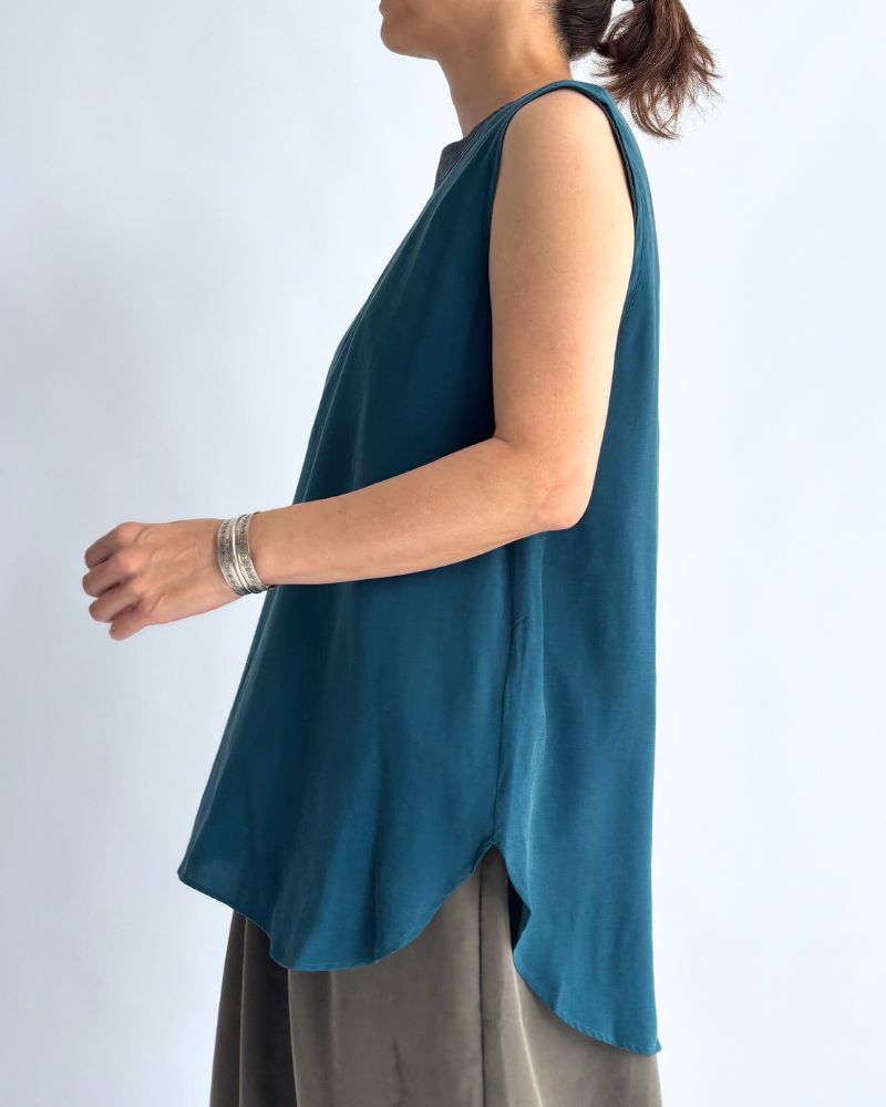 AMARA Sleeveless Pullover in LapisLazuli