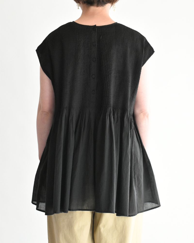 Crew-neck French Sleeve Shirt with Mini Pintuck in Black