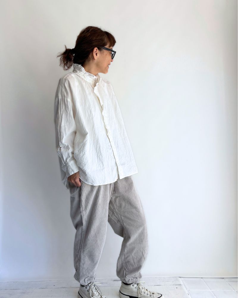 Denim ruffle blouse in WhiteDenim