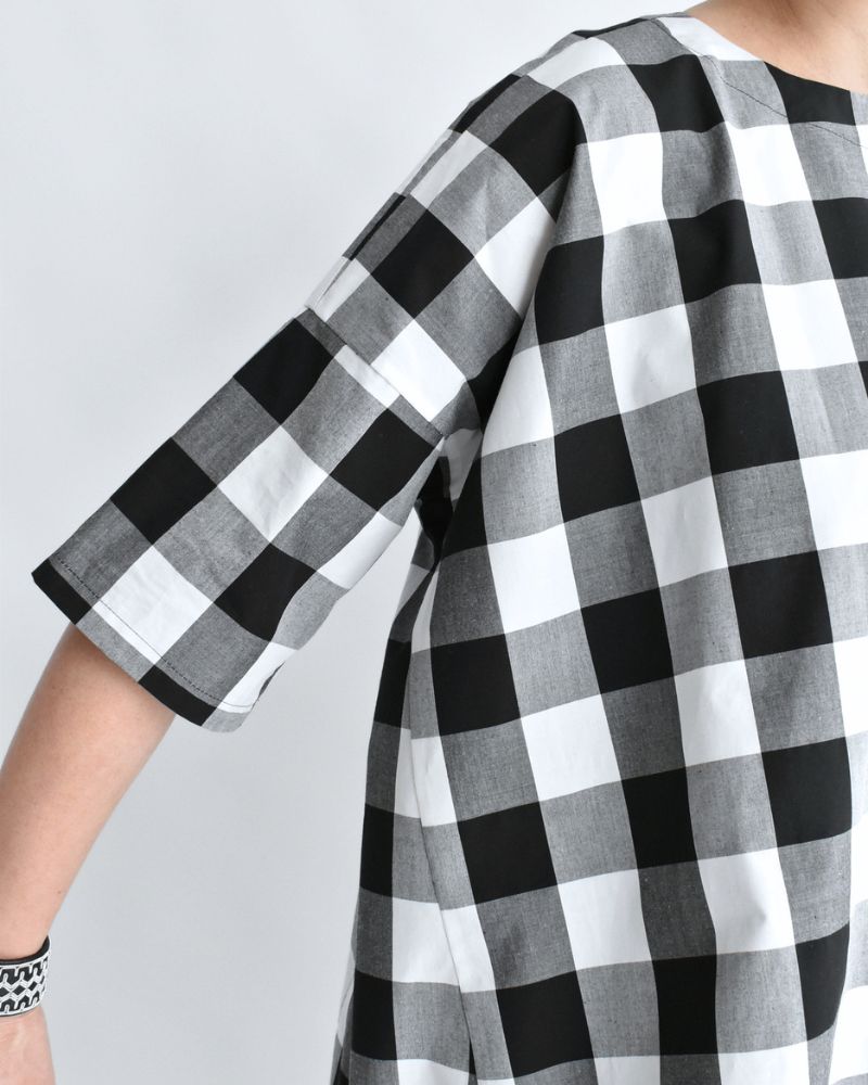 Block Check Panel T-Blouse in White/Black
