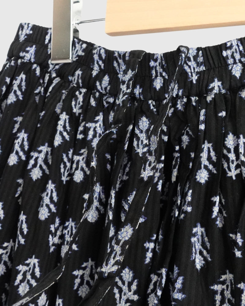 GATHERED SKIRT WITH LINING in Black