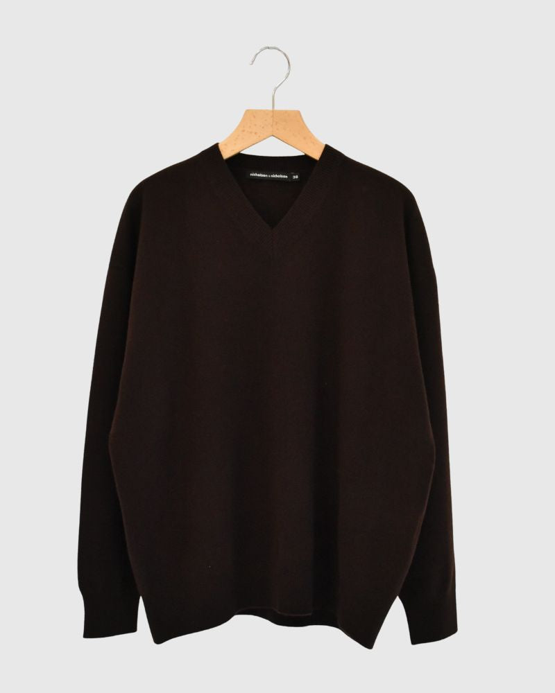 GINNY V-neck knit pullover in Brown
