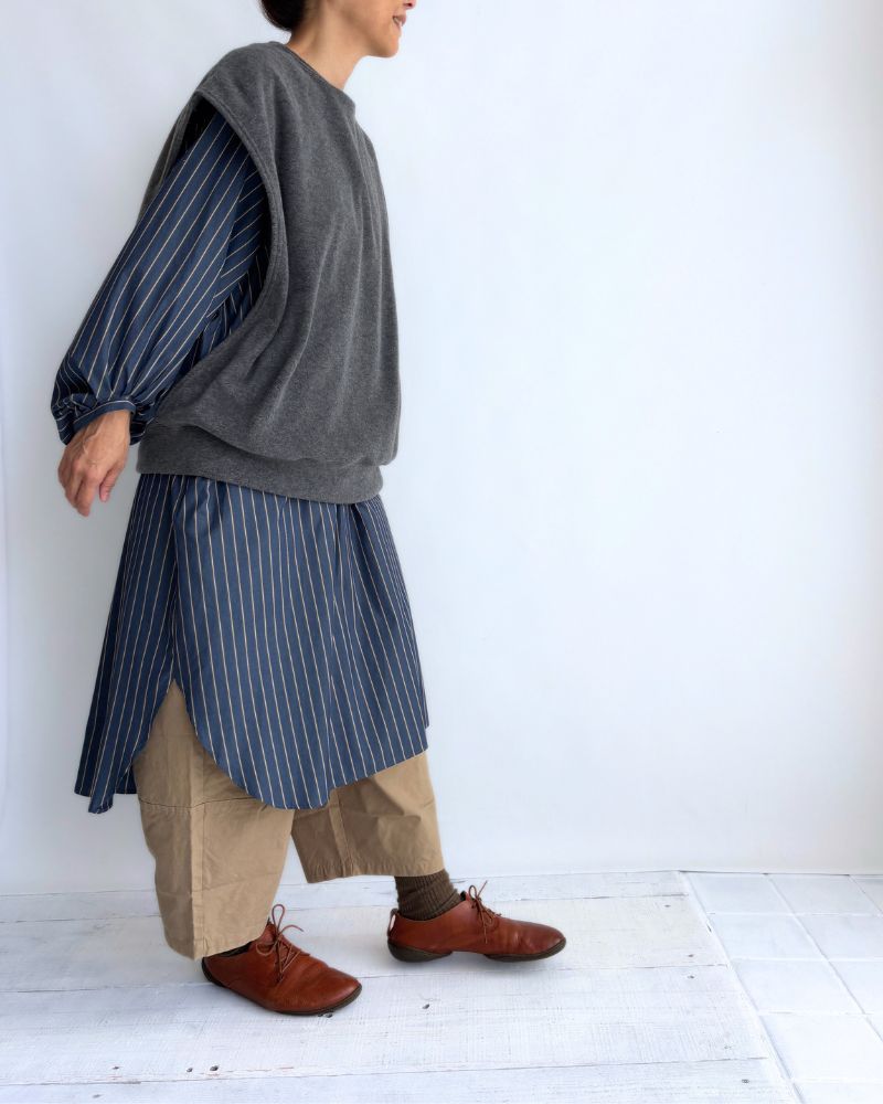 Utility Fleece Wide Vest in Gray