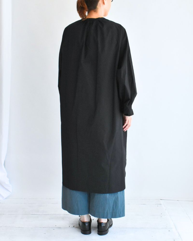 Balloon Sleeve Midi Dress in Black
