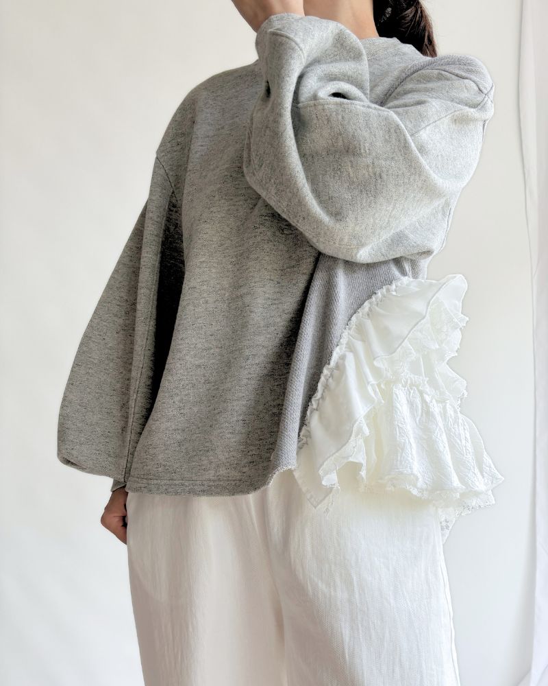 Assymetry Frill Sweat Shirt in Gray