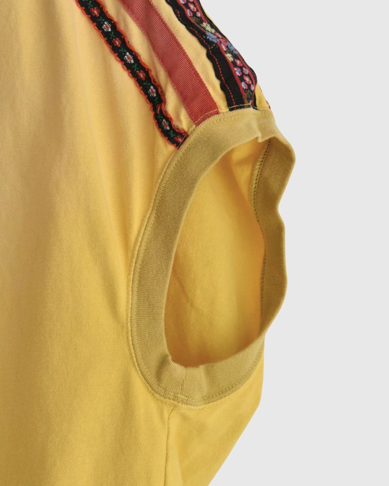 Vintage-style Tyrolean Tape Sleeveless T-shirt in Yellow