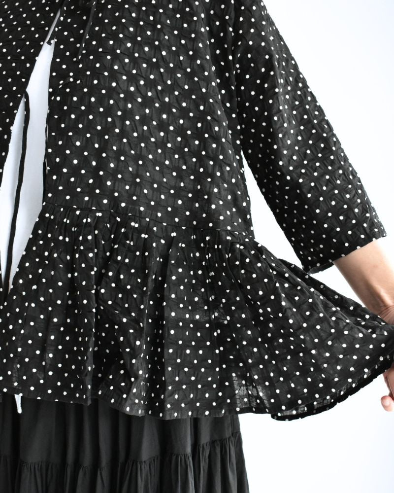 Ripple Dot Cache-coeur Blouse in Black/White