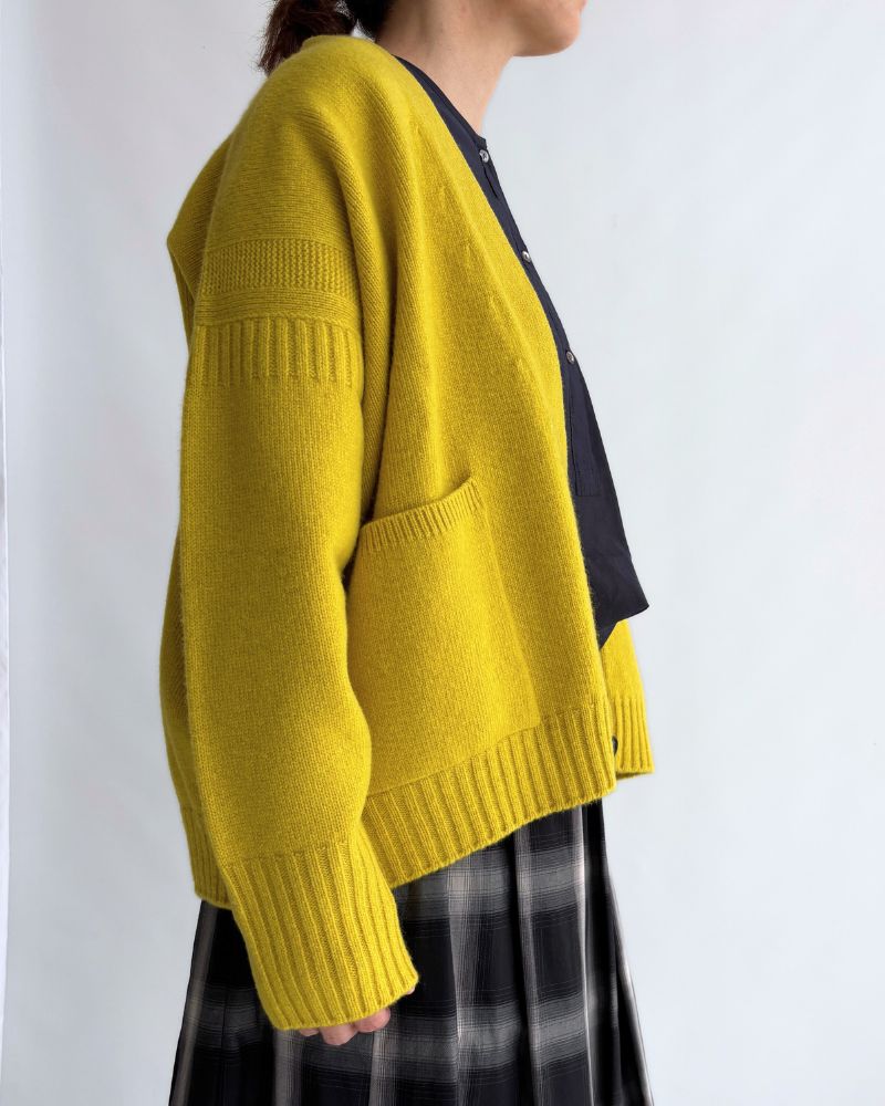 JANE V-neck Cardigan in Yellow