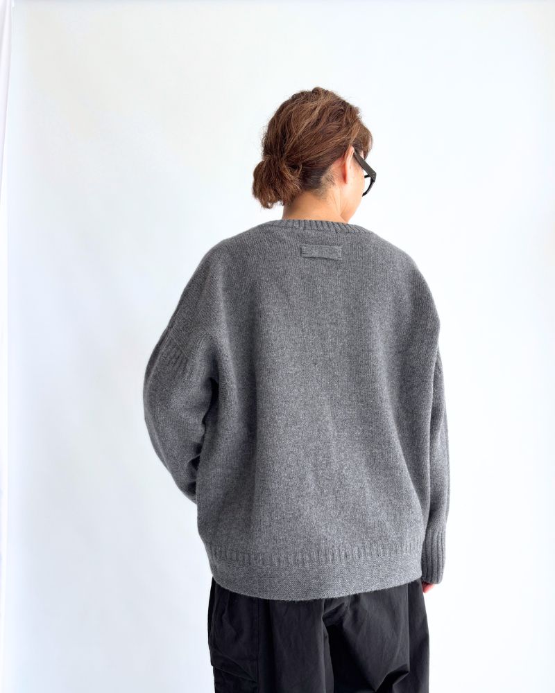 AURA V-neck knit pullover in Gray