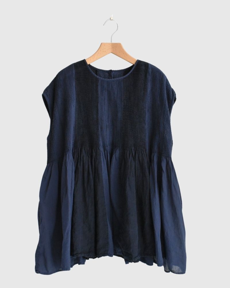COTTON &LINEN PATCHWORK (OVERDYE) CREW-NECK F/SL SHIRT WITH MINI PINTUCK in Navy