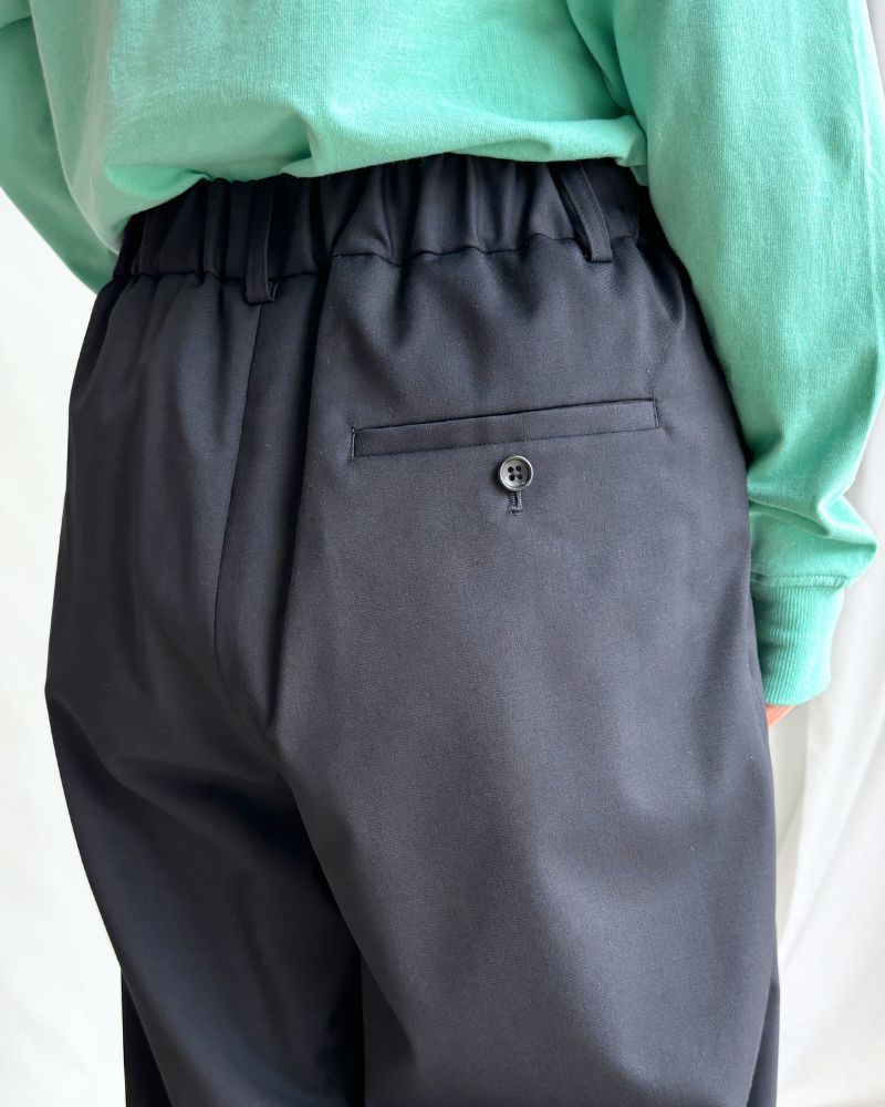 SAND-TRO Tucked Wide Pants in Navy