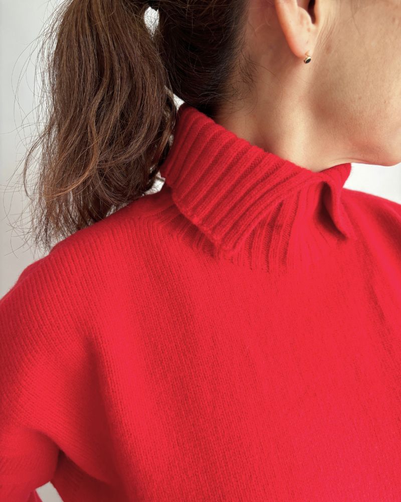 LLUU 2-way Turtleneck Knit in Red