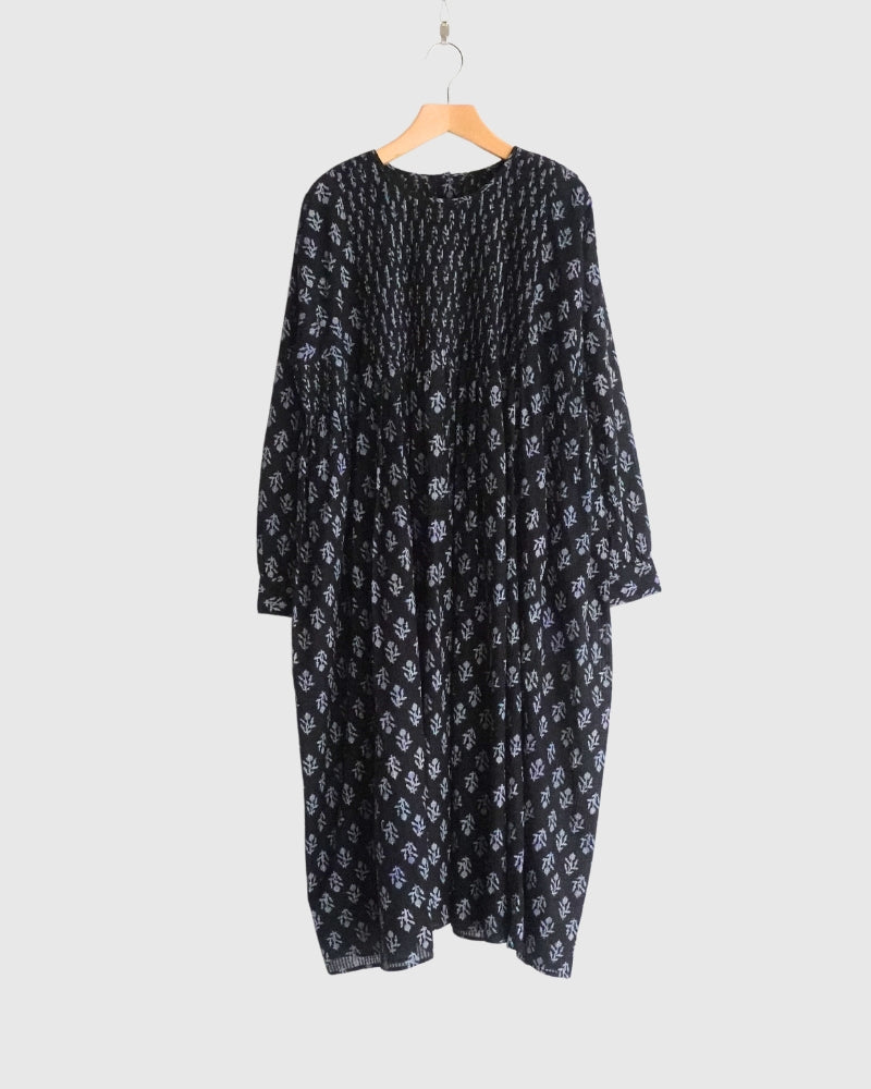 CREW-NECK P/O SHIRT DRESS WITH PINTUCK in Black