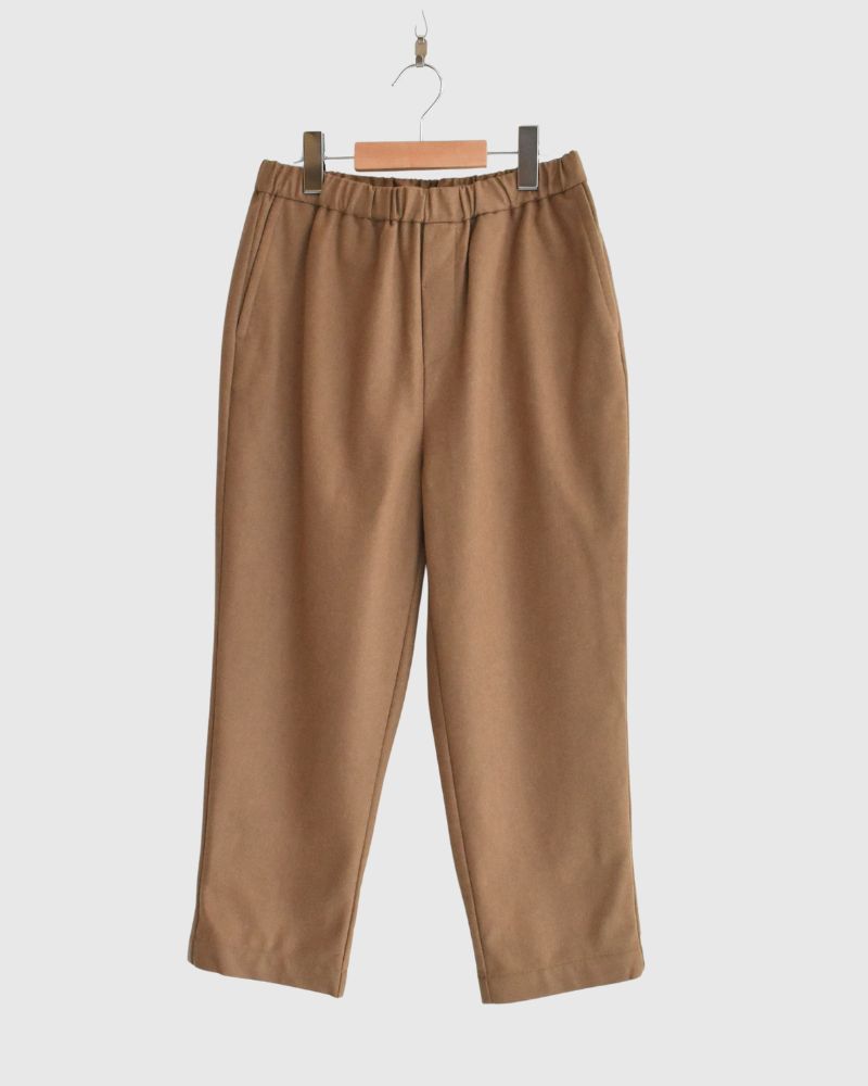 WOOL FLANNEL EASY TAPERED PANTS in Camel
