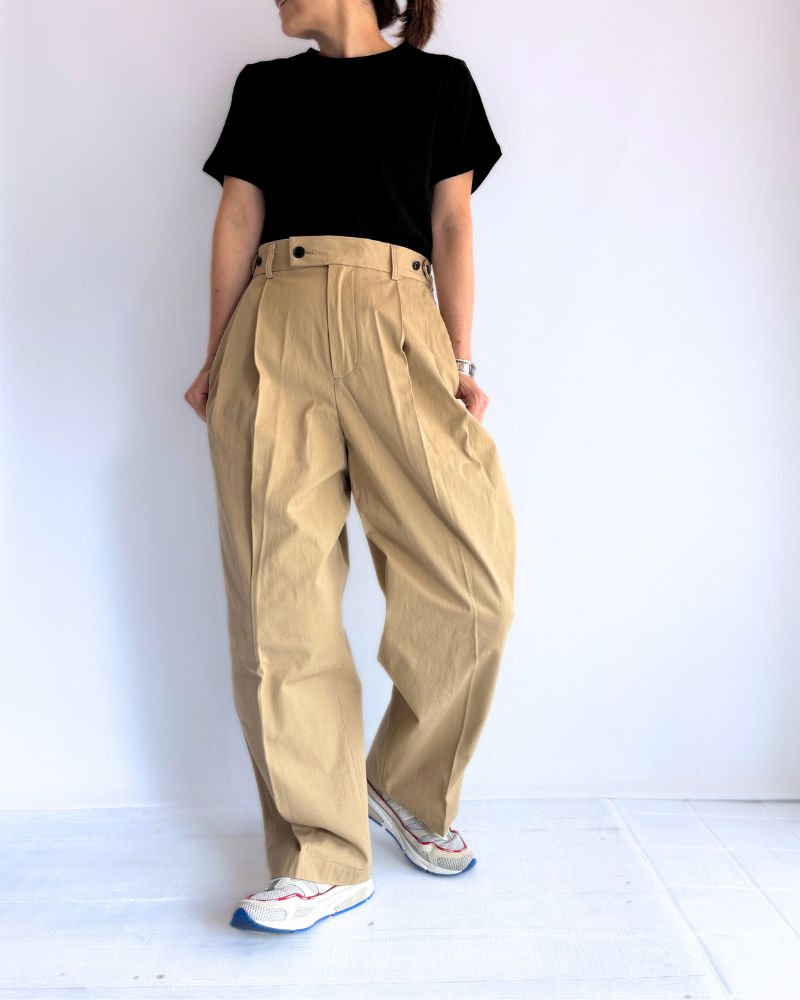 KARL-CHINO Center Press Pants in Beige