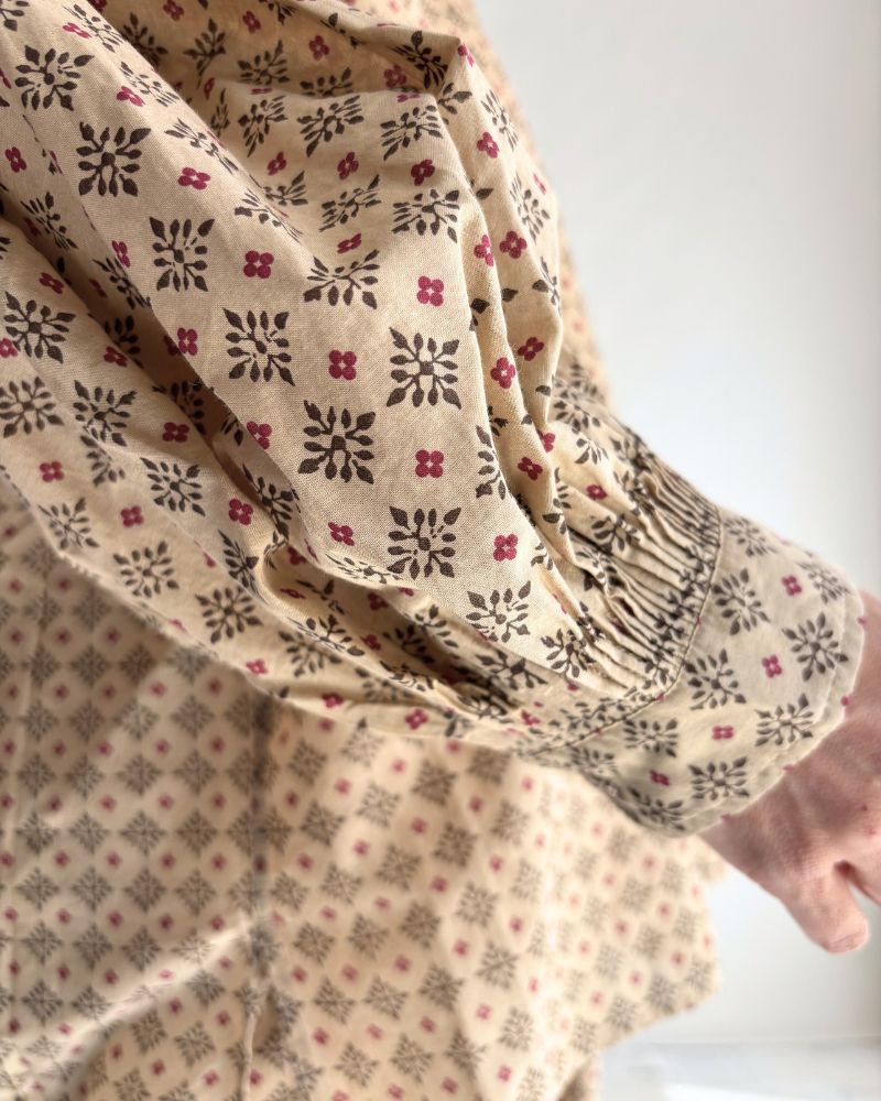 BANDED COLLAR SHIRT WITH MINI PINTUCK in Beige