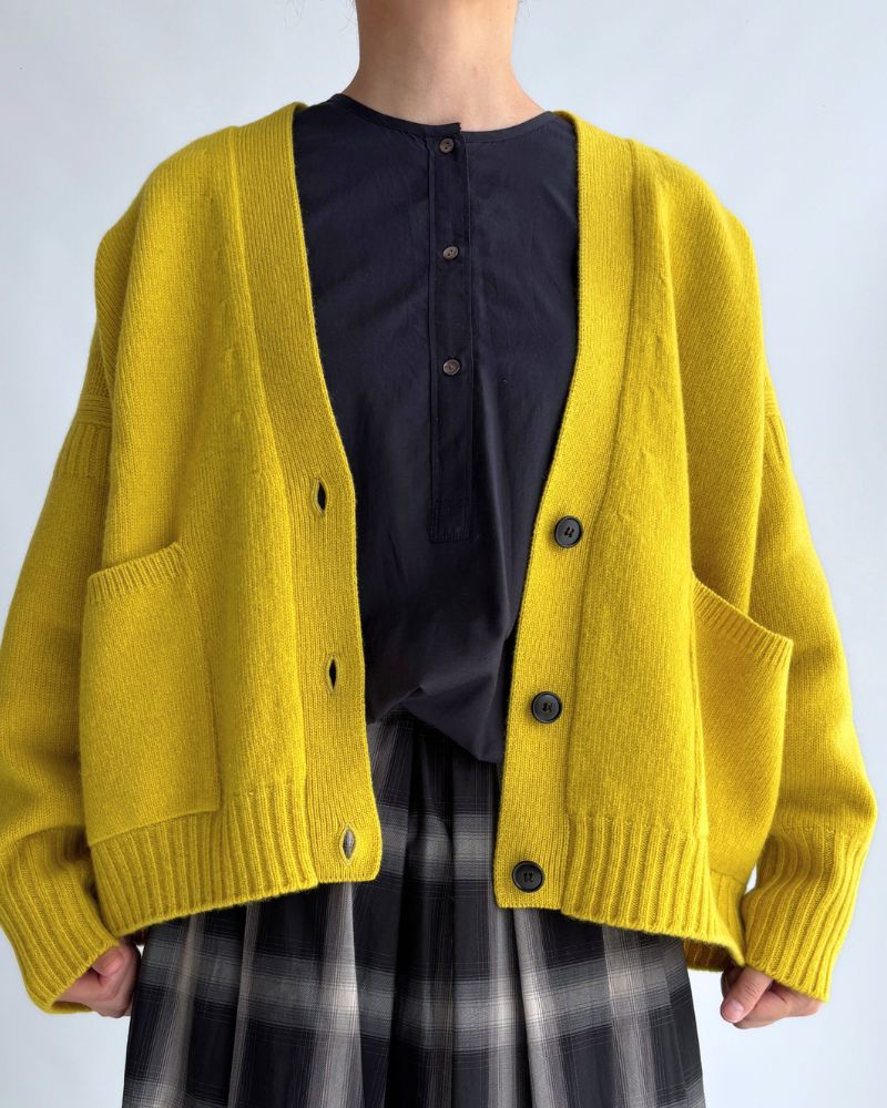 JANE V-neck Cardigan in Yellow