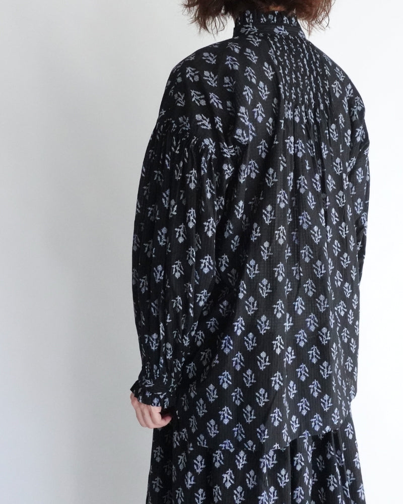 FRILL COLLAR SHIRT WITH MINI PINTUCK in Black