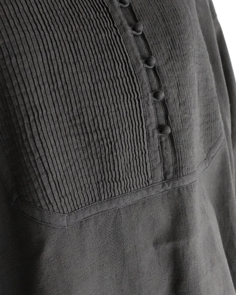 CREW-NECK BOSOM LONG SHIRT WITH MINI PINTUCK in Black