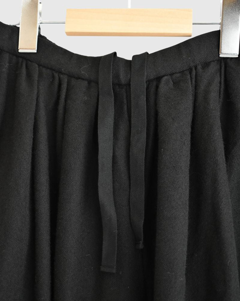 CAMILLE WOOL TUCK PANTS in Black