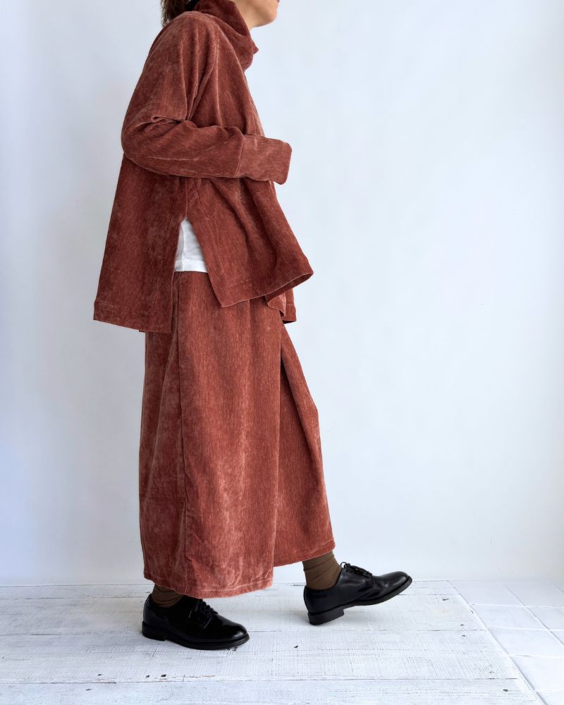 Tuck design skirt 'YELL' in Teracotta