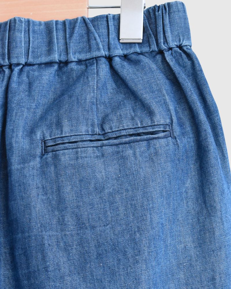 COTTON/LINEN DENIM 2TUCK TAPERED EASY PANTS in Blue