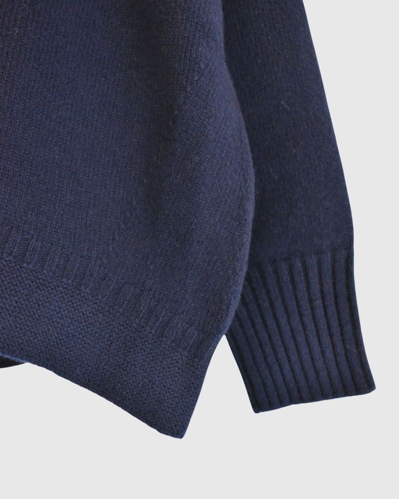 AURA V-neck knit pullover in Navy