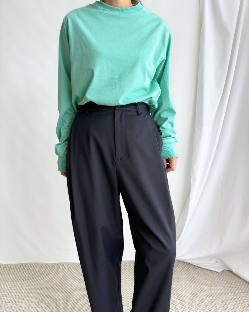 SAND-TRO Tucked Wide Pants in Navy