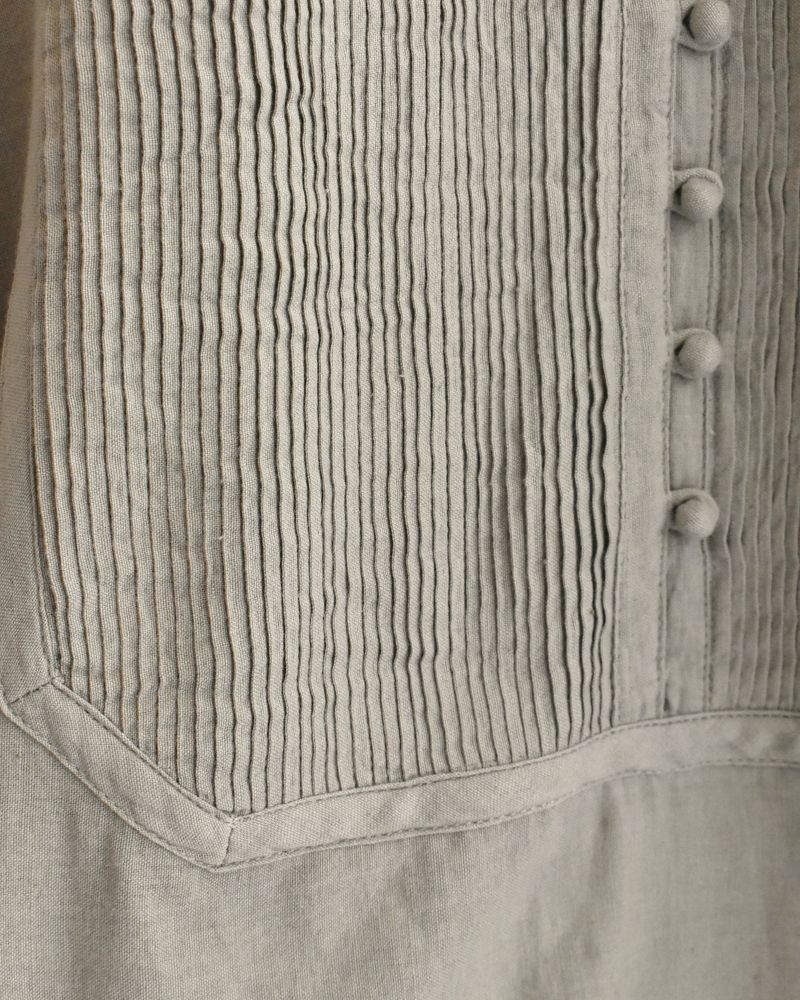 CREW-NECK BOSOM LONG SHIRT WITH MINI PINTUCK in Beige