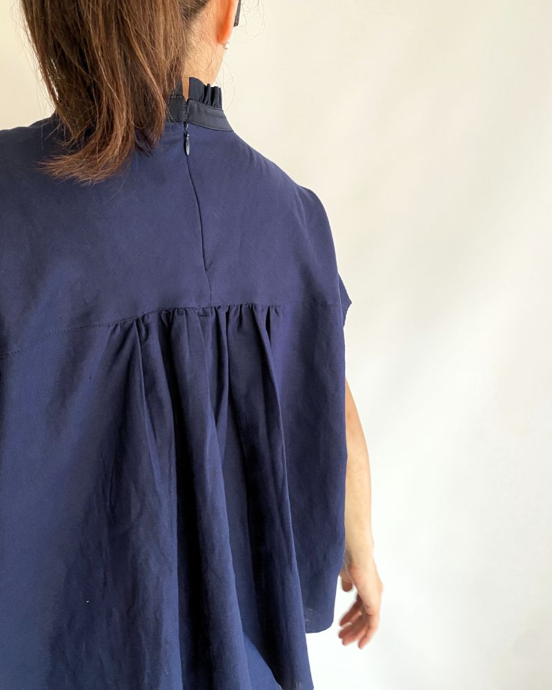 FRILL COLLAR TOPS 'MOOSE' in Navy