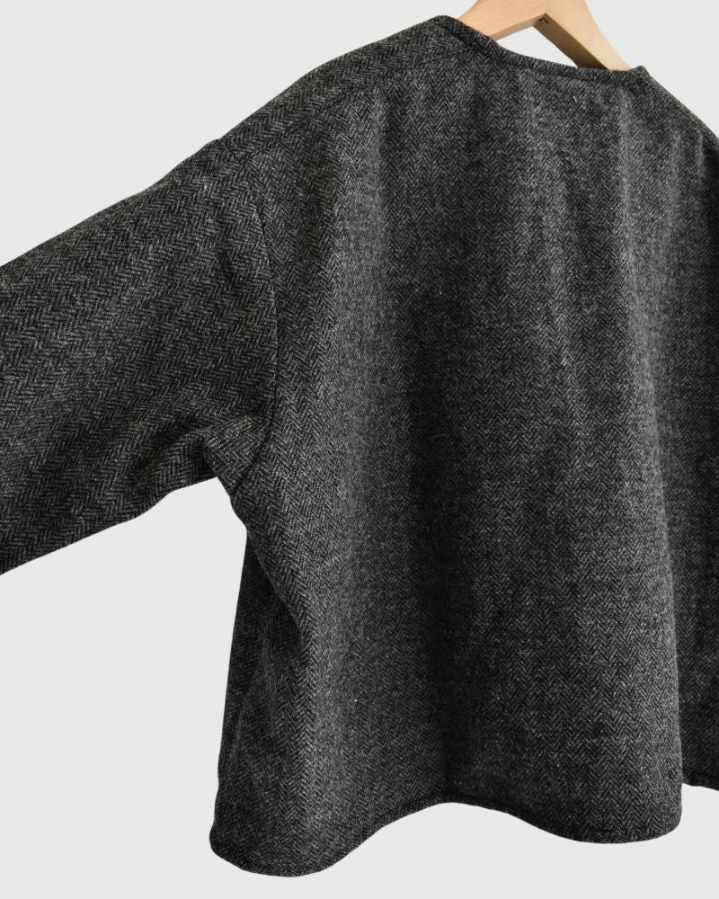 TWEED QUIET FRILL BLOUSE in Black