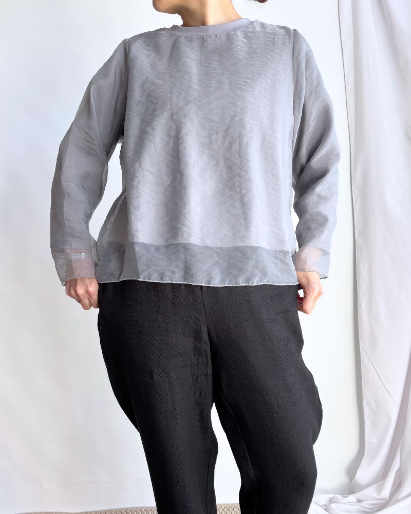 Layered Design Top 'SANE' in LightGray