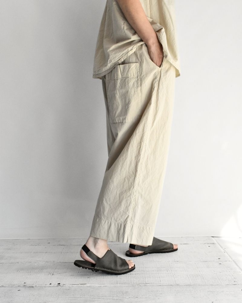 Shrink Wide Pants in Beige
