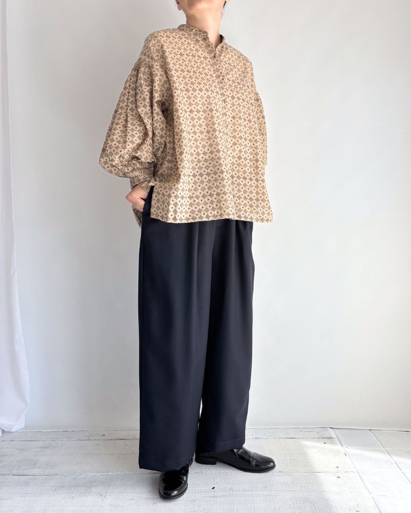 BANDED COLLAR SHIRT WITH MINI PINTUCK in Beige