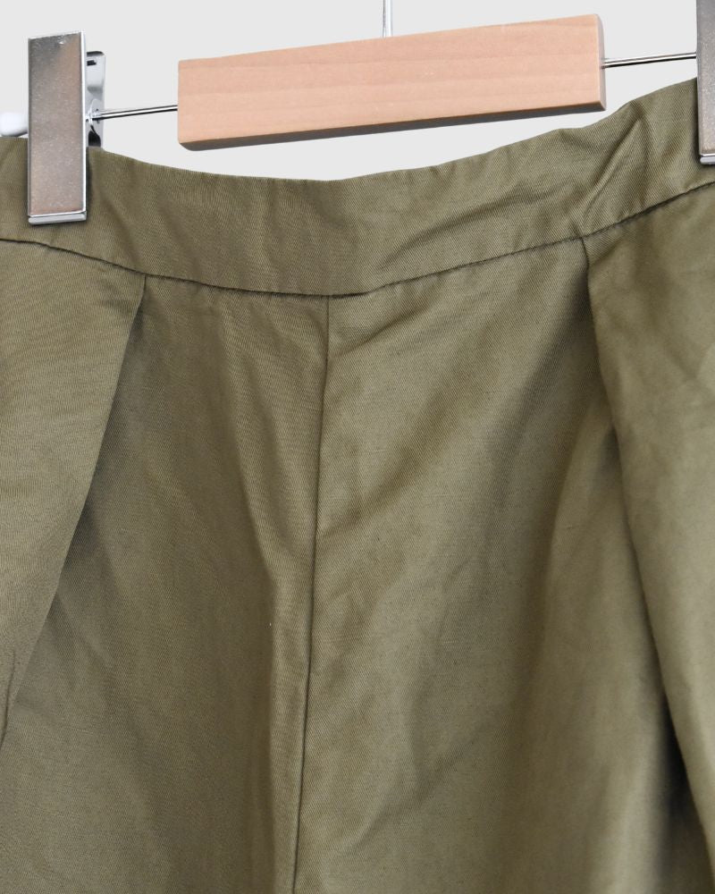 TUCKED oeuf PANTS in Khaki