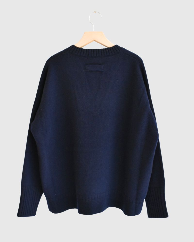 AURA V-neck knit pullover in Navy