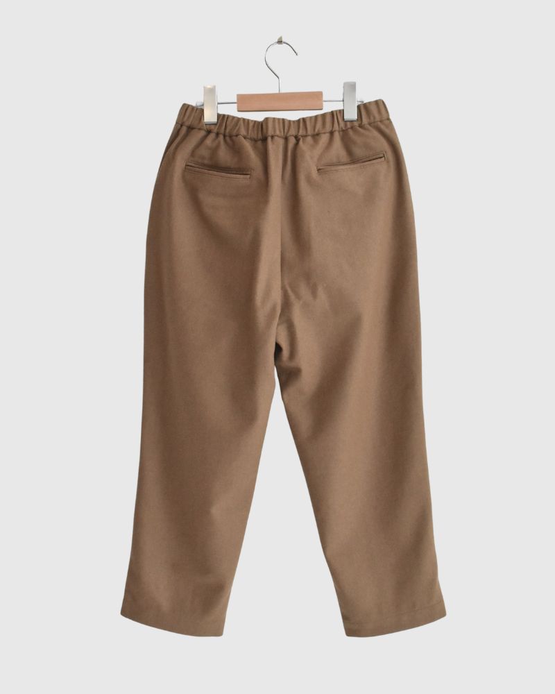 WOOL FLANNEL EASY TAPERED PANTS in Camel