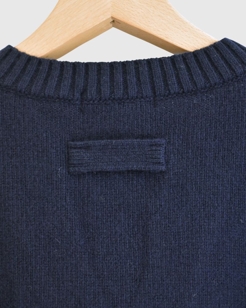 AURA V-neck knit pullover in Navy
