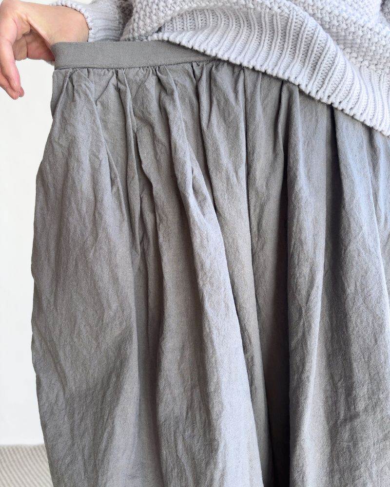 CAMILLE CANVAS TUCK PANTS in Gray