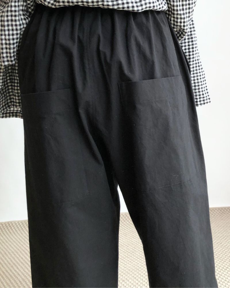 Easy Tapered Pants in Black